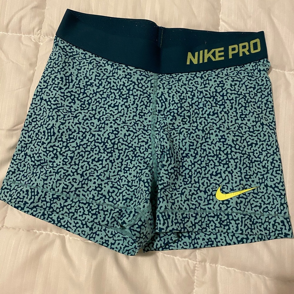 Nike pro workout shorts